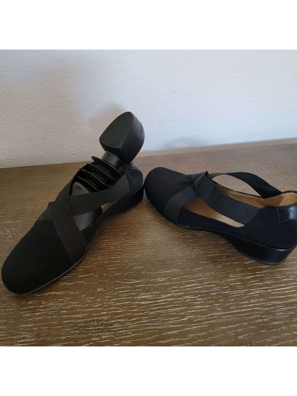Taryn Rose Black Criss Cross Flats Size 6.5